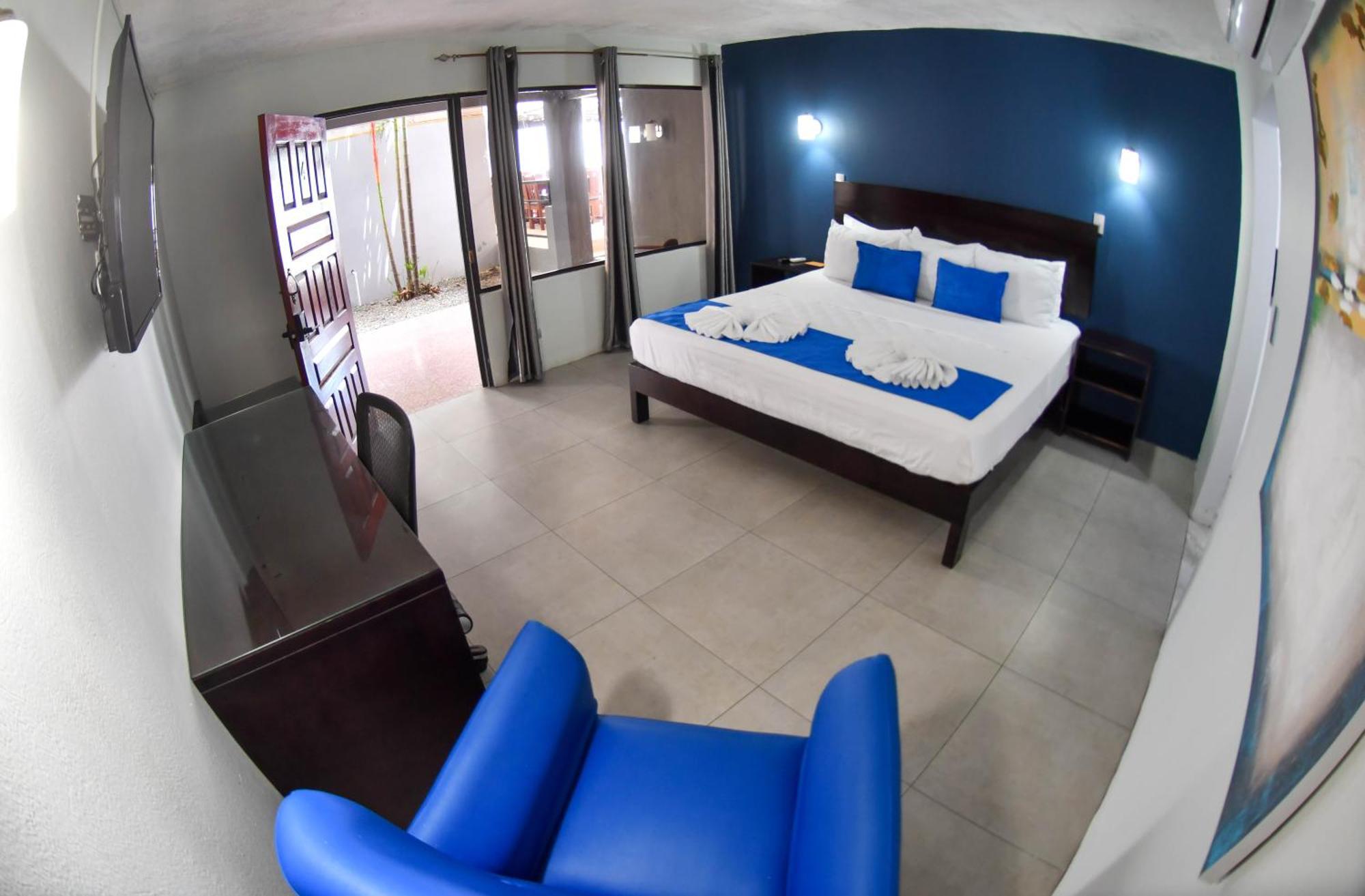Republik Hotel, Bistro And Nightclub On Site Jaco Luaran gambar