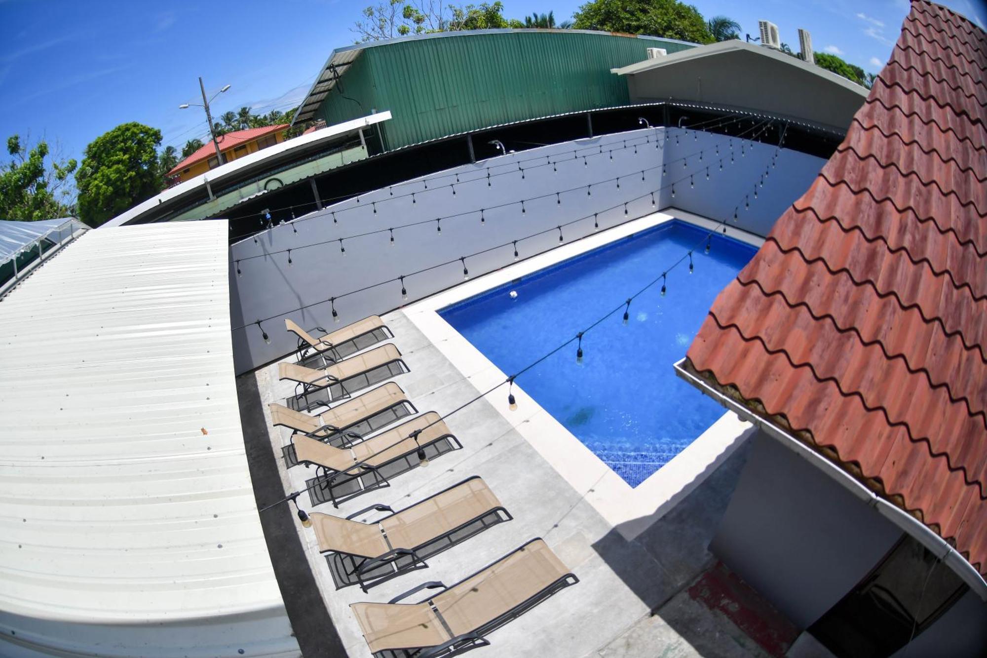 Republik Hotel, Bistro And Nightclub On Site Jaco Luaran gambar