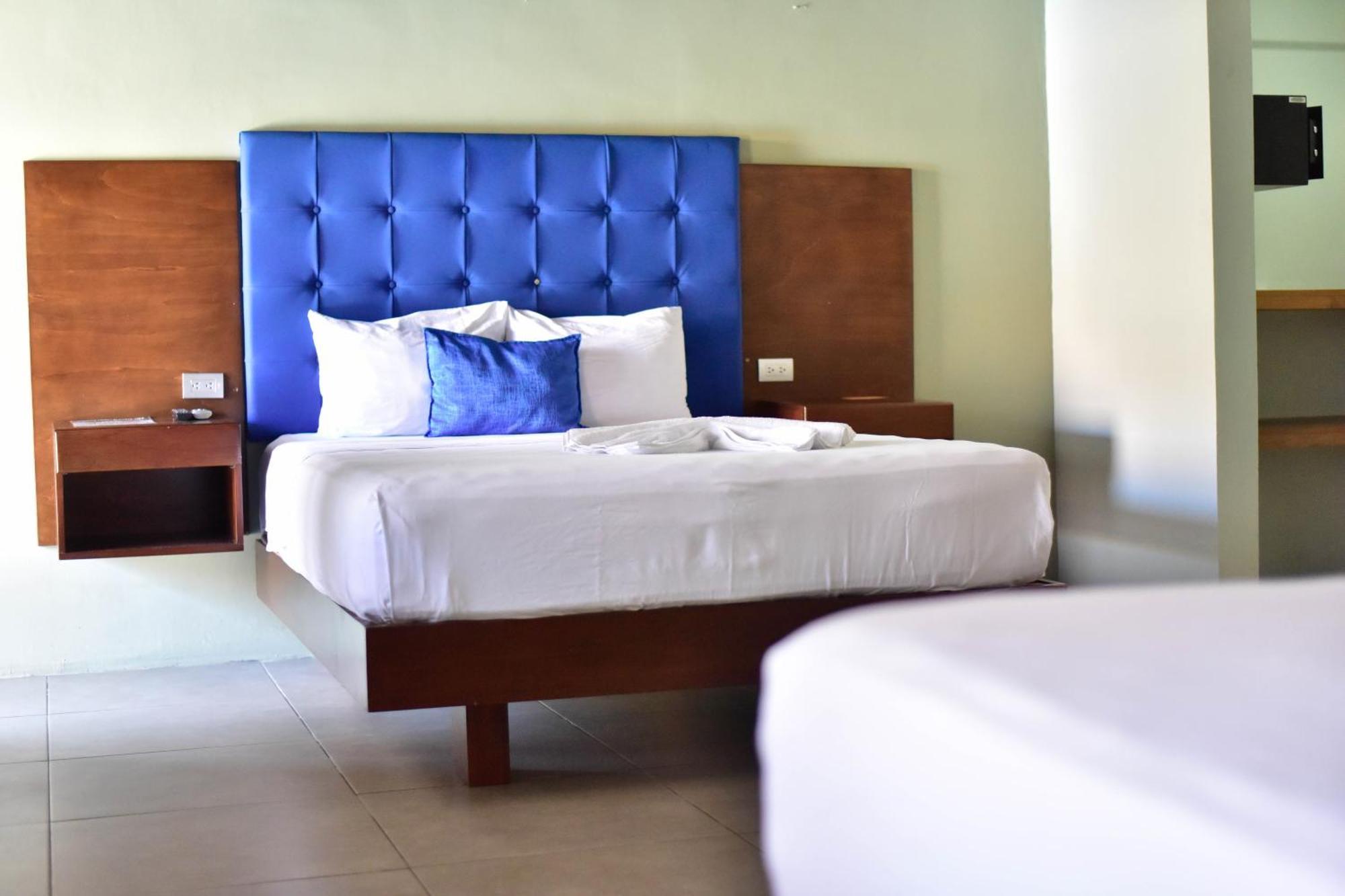 Republik Hotel, Bistro And Nightclub On Site Jaco Luaran gambar