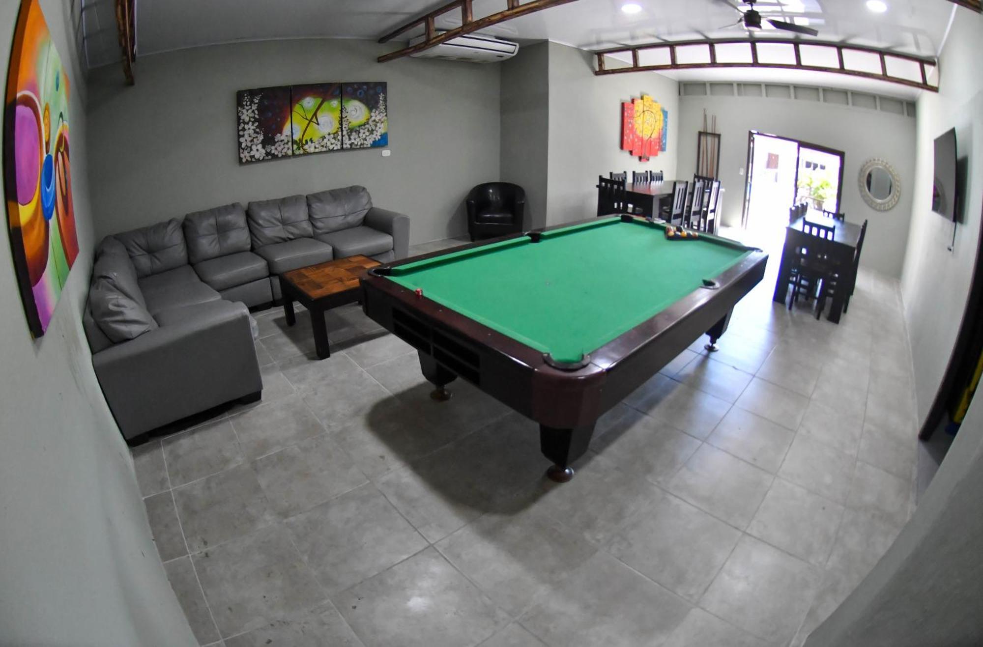 Republik Hotel, Bistro And Nightclub On Site Jaco Luaran gambar