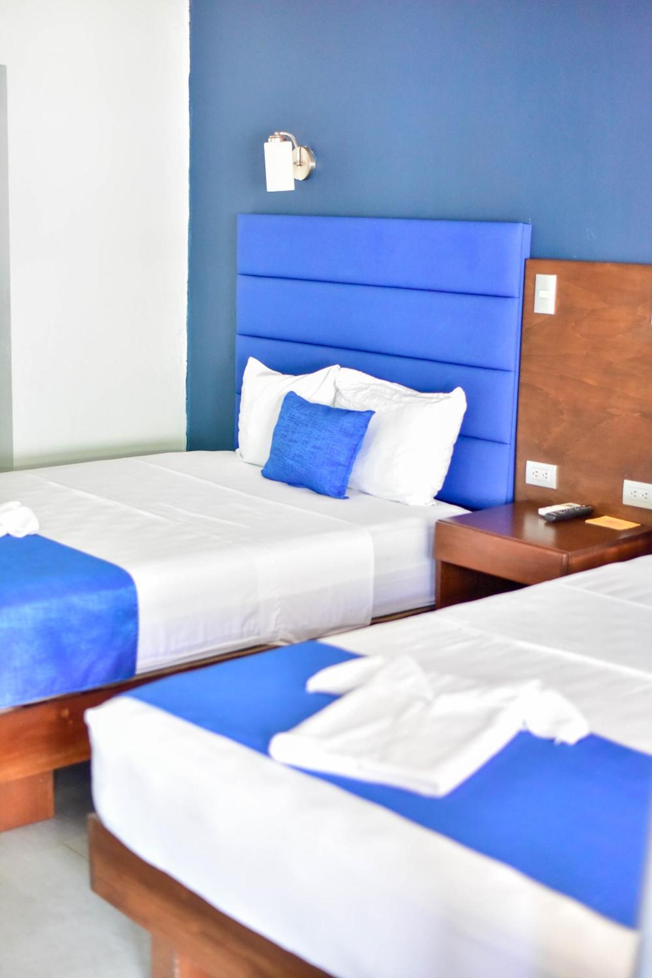 Republik Hotel, Bistro And Nightclub On Site Jaco Luaran gambar