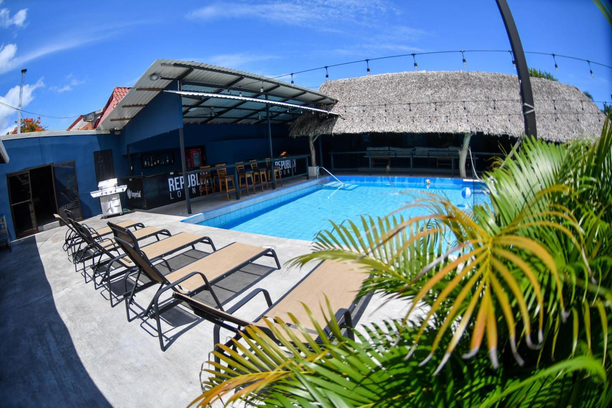 Republik Hotel, Bistro And Nightclub On Site Jaco Luaran gambar