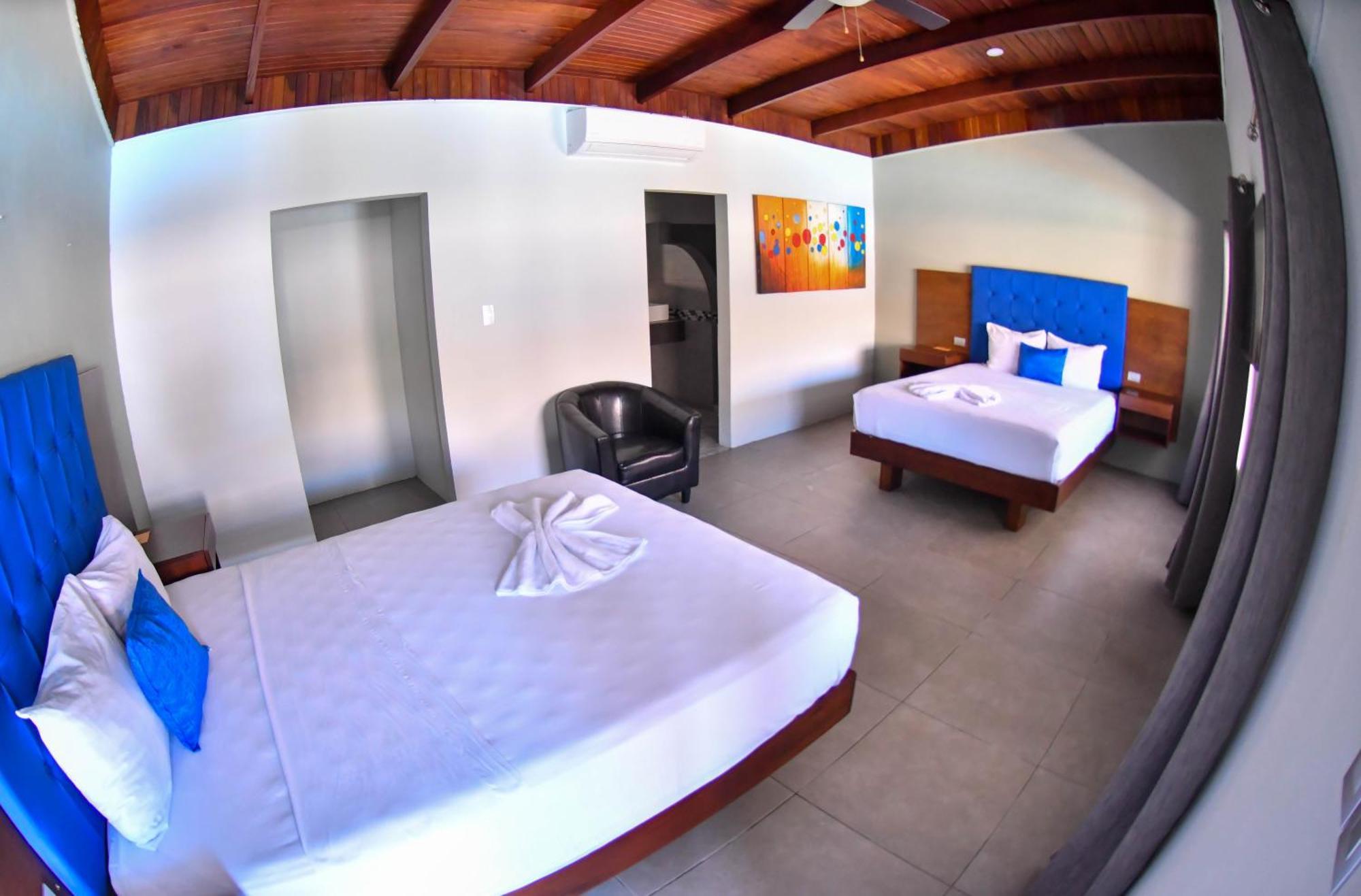 Republik Hotel, Bistro And Nightclub On Site Jaco Luaran gambar